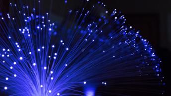 Telefónica apuesta por las redes fotónicas alcanzando velocidades de hasta 800Gbit/s