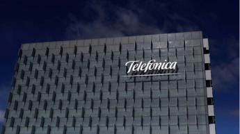 Telefónica reduce a la mitad sus beneficios en el primer semestre