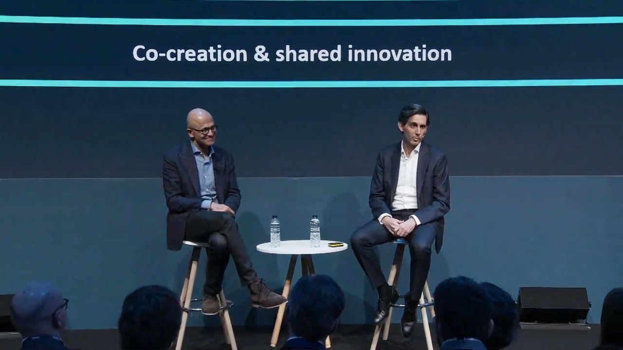 Satya Nadella, CEO de Microsoft, y José María Álvarez-Pallete, presidente de Telefónica, durante el gran anuncio del acuerdo realizado en el MWC19