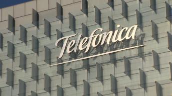 Telefónica vende el 60% de su filial de fibra en Chile a KKR
