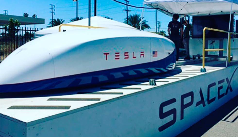 Tesla fabricó una cápsula para Hyperloop que romperá la barrera del sonido