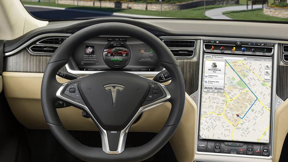 Exigen a Tesla que no use el nombre de “piloto automático”