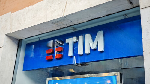 Poste Italiane toma el 85,82% de TIM y prepara su salida de Bolsa