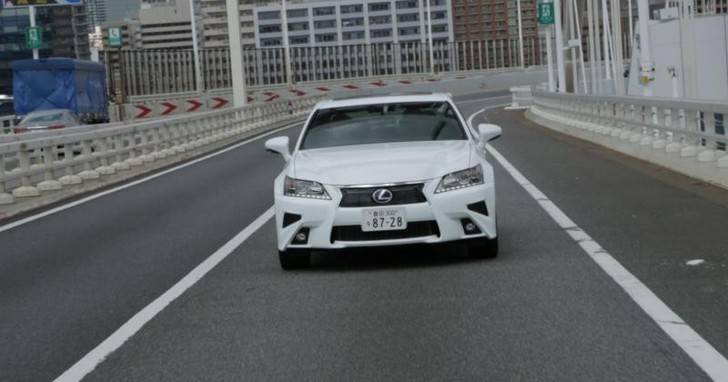 El coche de Toyota autoconducido llegará en 2020