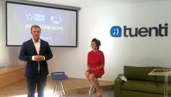 La vicepresidenta de la Comisión Europea, Neelie Kroes, presentó junto a Zaryn Dentzel, fundador y Consejero Delegado de Tuenti el proyecto StartupEurope