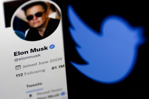 Twitter debe dar a Elon Musk más datos sobre usuarios falsos, dictamina la juez