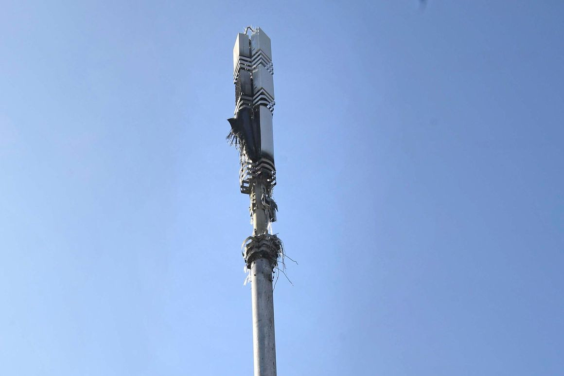 Una torre de telecomunicaciones atacada por conspiranoicos en Reino Unido