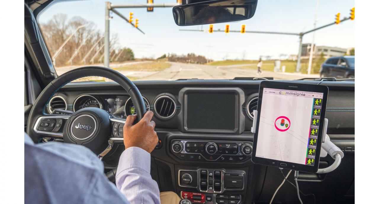 Stellantis prueba la tecnología de vehículos conectados 5G en Estados Unidos 