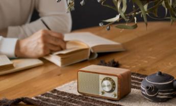 Sangean apuesta por la radio de siempre con la WR-7 Plus, un modelo pensado para durar