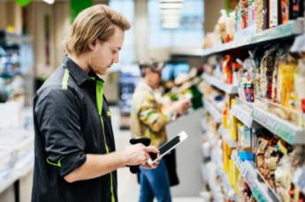 El 40% de los españoles dejaría que una IA comprase ropa o tecnología por ellos, pero sin ceder el control total