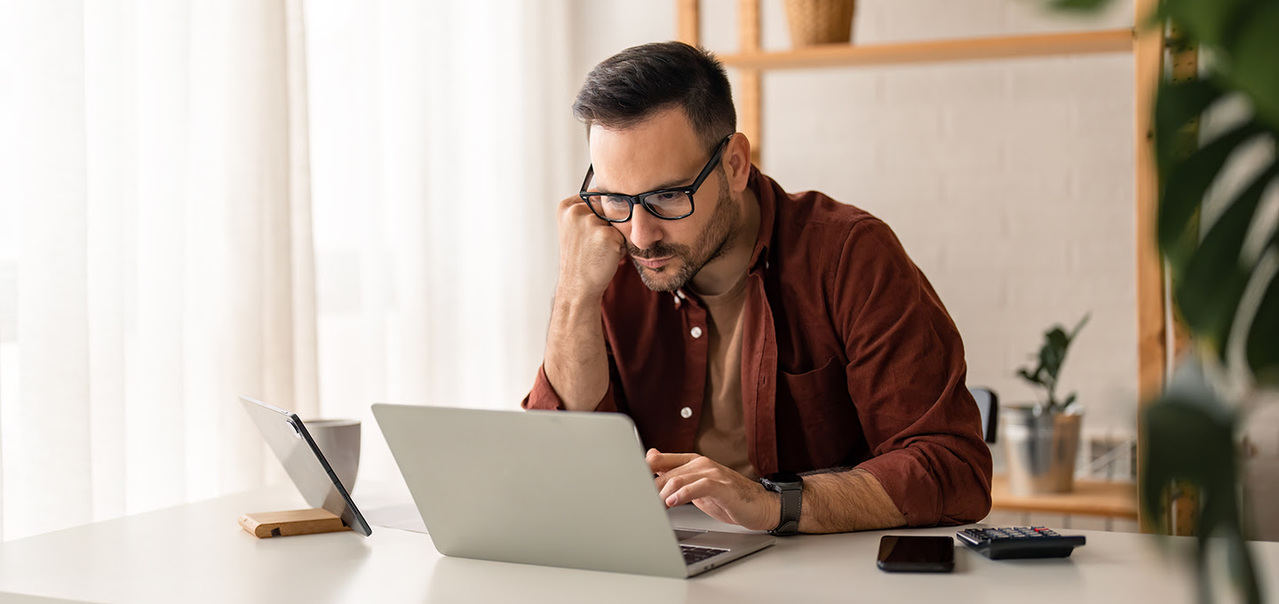 El trabajo híbrido potencia la economía pero las empresas lo ignoran