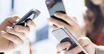 Batería, precio y pantalla determinan la compra de un móvil
