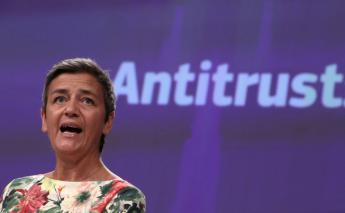 Vestager apunta a la necesidad de regular el uso de datos por los gigantes tecnológicos