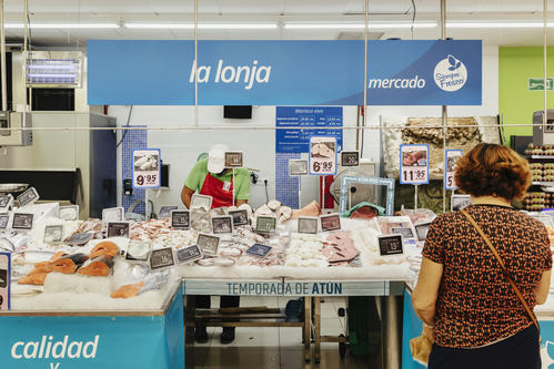 Vodafone dota de 5G a los supermercados MAS de Sevilla