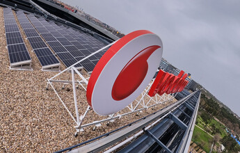 Vodafone agrupa su negocio mayorista para ganar peso entre los OMV