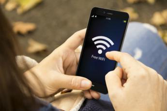 La UE subvenciona a 876 ayuntamientos españoles para instalar zonas de WiFi gratuitas