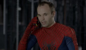 Iniesta, Valdés, López y Arbeloa se convierten en SpiderMan para patrocinar el Xperia Z1 Compact