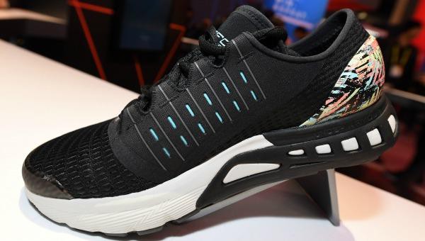 CES 2017: Under presenta pijamas zapatillas inteligentes | Zonamovilidad.es