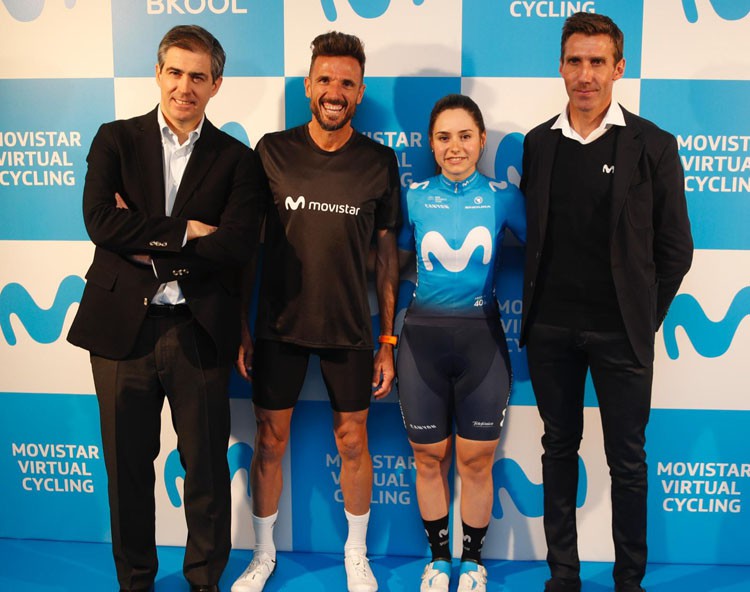 Rael Fernández de Alarcón, Chema Martínez, Lourdes Oyarbide y Pablo Lastras, en la presentación del Movistar Virtual Cycling.