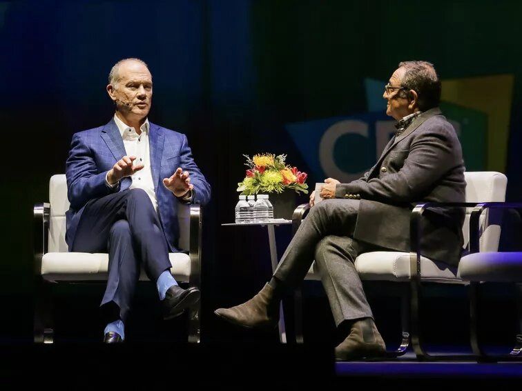 John Donovan, CEO de AT&T, en el CES 2019