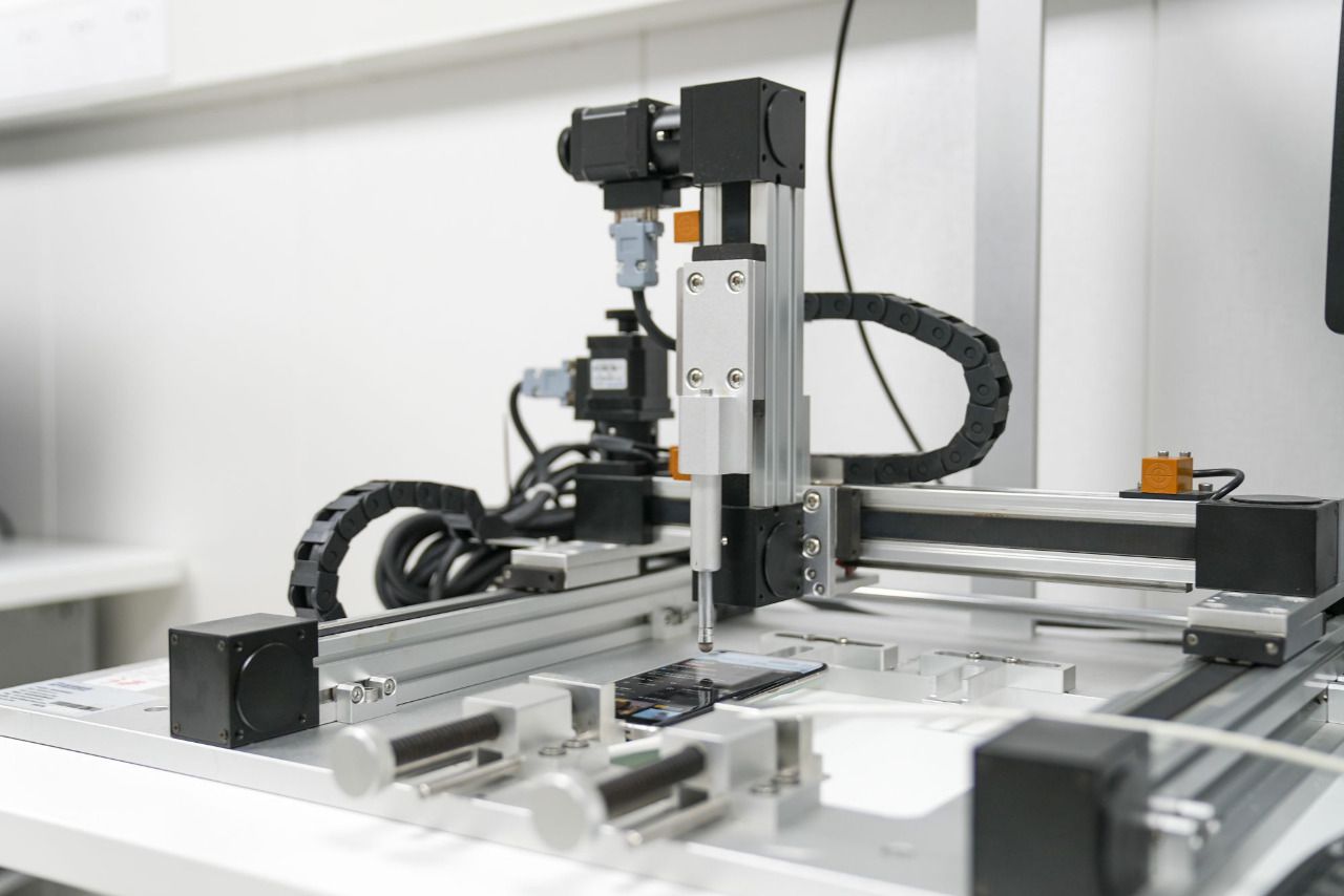 Robot de pruebas autónomo en el laboratorio de comunicación de Oppo