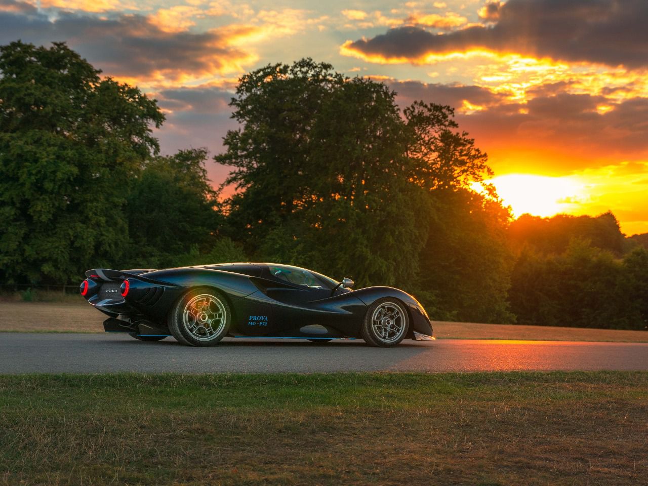 De Tomaso P72 atardecer (Autor: Jorge El Busto)