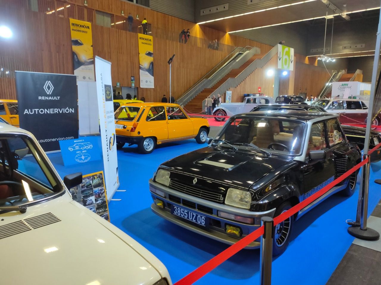 Recinto ferial conmemorativo del 50 aniversario del modelo Renault 5 (Renault Autonervion) (Autor: Jaime Muro)