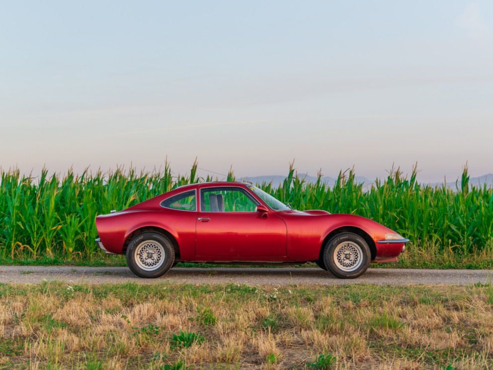 Silueta lateral del Opel GT (Autor: Alvaro Muro)