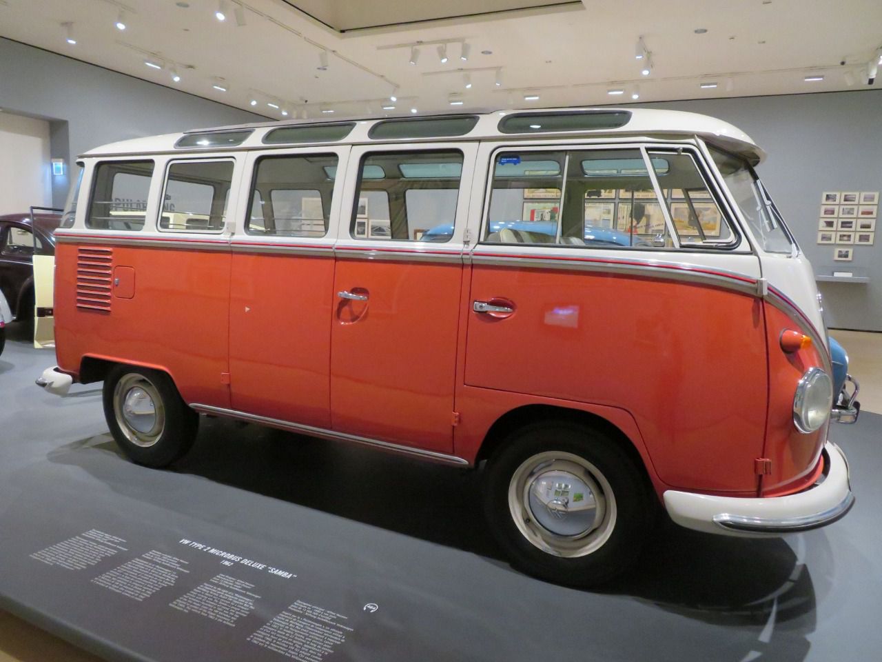 Volkswagen Type 2 Microbús Deluxe 
