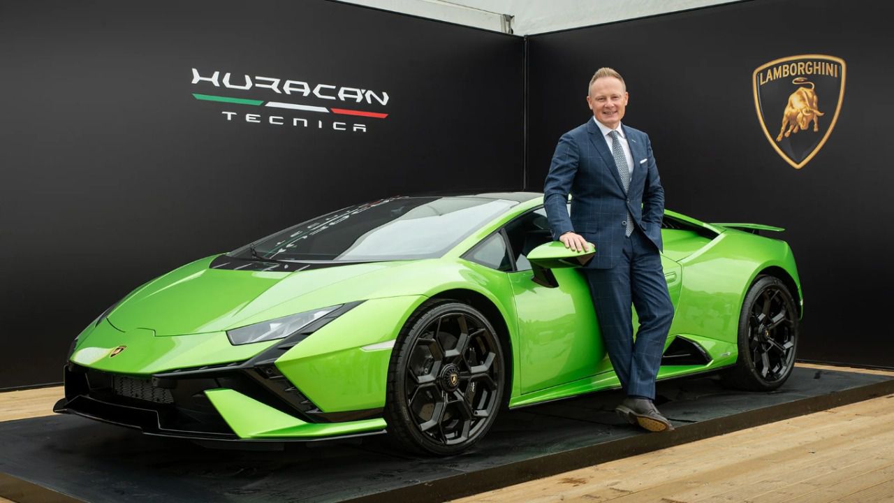 Borkert junto con el modelo Huracan Tecnica (Autor: Lamborghini)