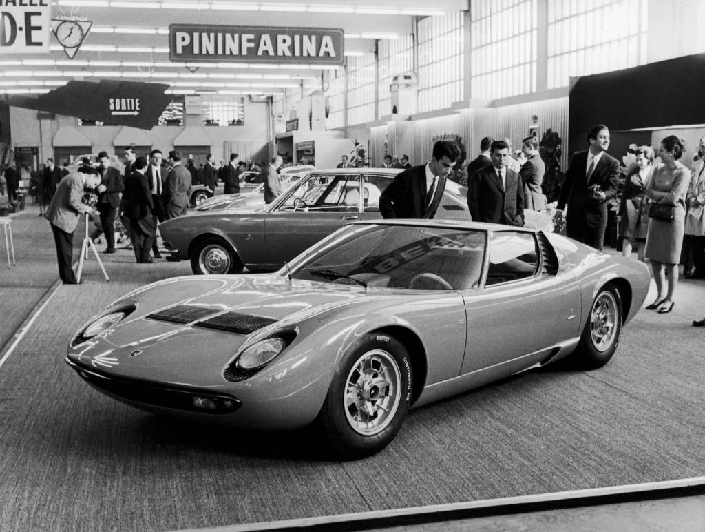 Modelo del Miura en el Salón del Automóvil de Ginebra en 1966 (Autor: Lamborghini)