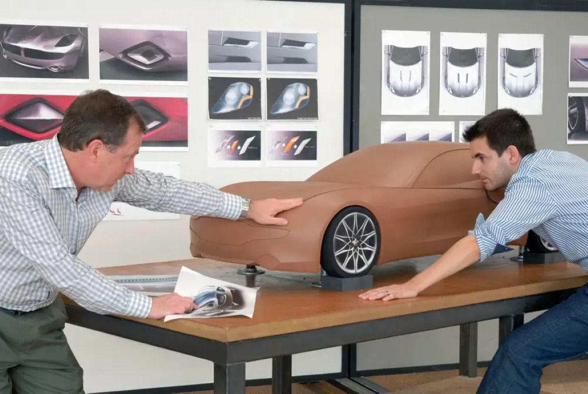 Modelo en arcilla dentro del departamento de diseño de Fisker Automotive (Autor: Business Insider)