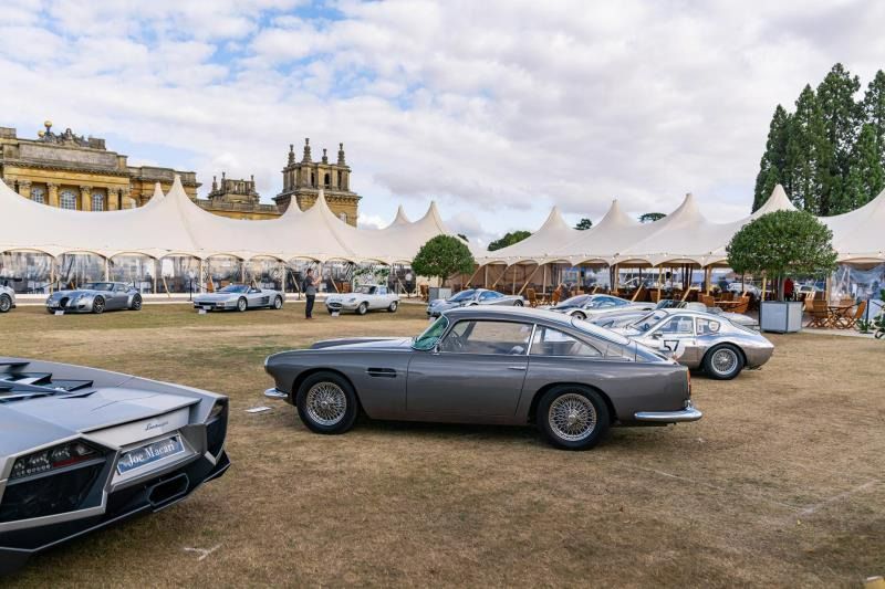 Aston Martin DB4