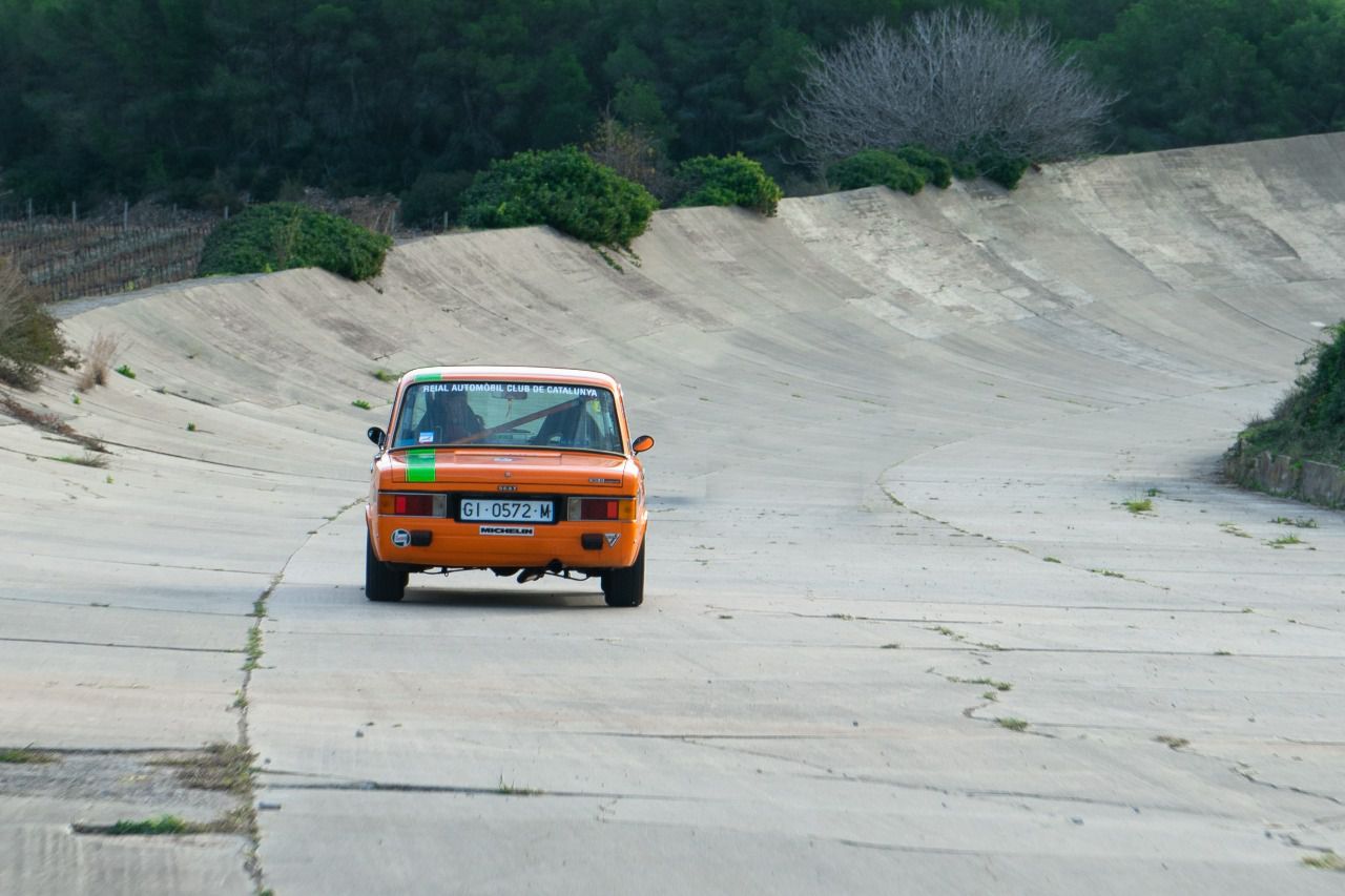 Seat 124D Especial rodando en Terramar (Autor: Pau Mesas)