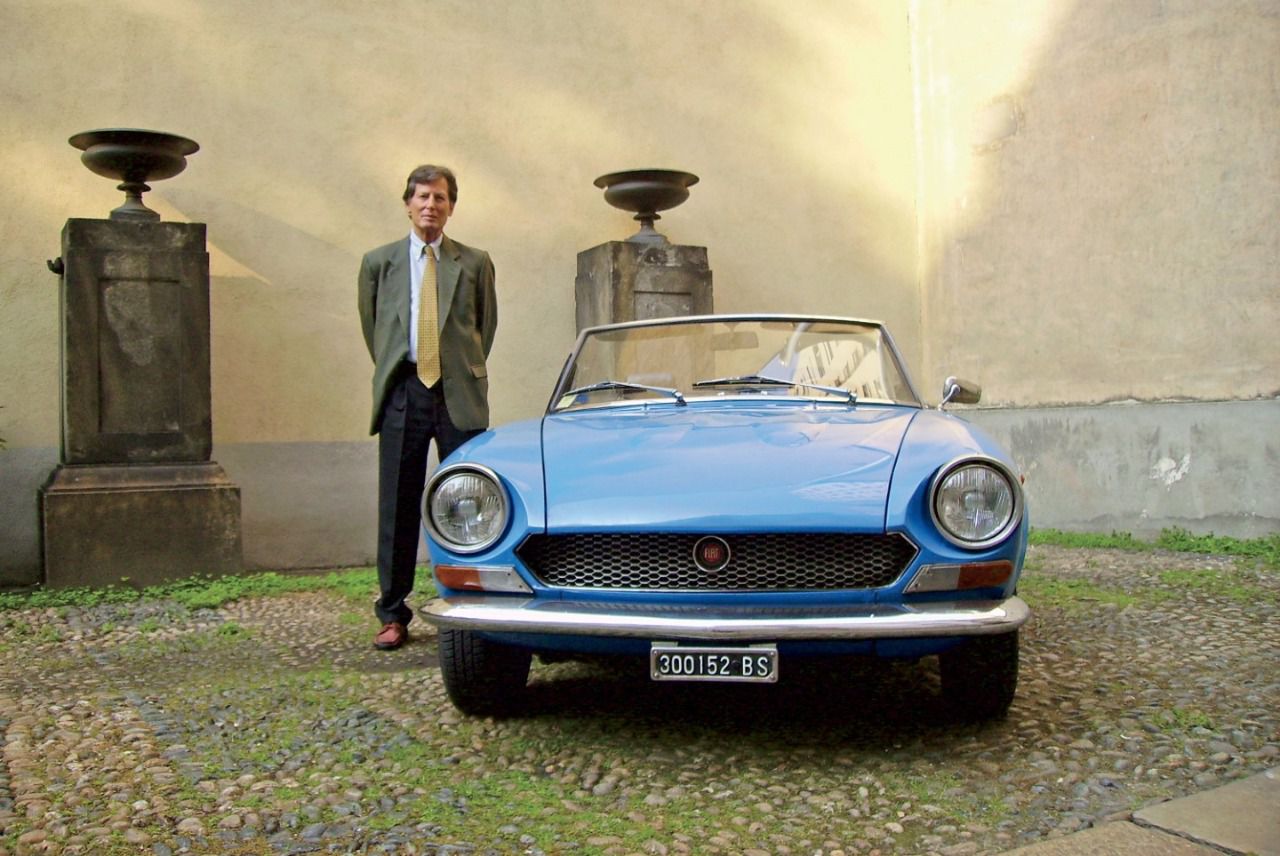 Modelo Fiat 124 Spider de 1965