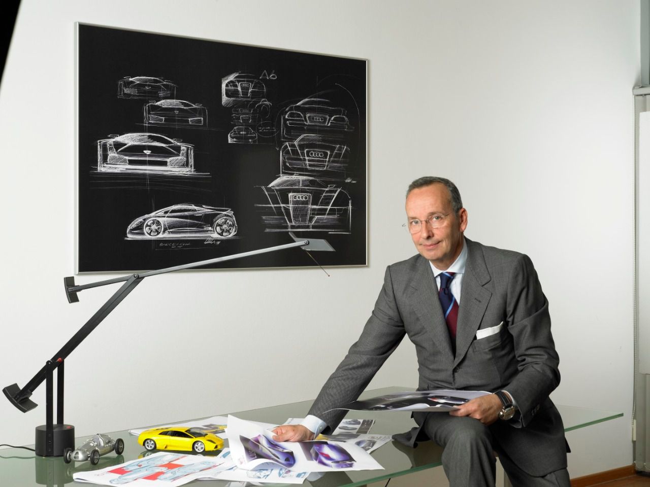 De Silva en el estudio de diseño del Grupo Volkswagen en Alemania 