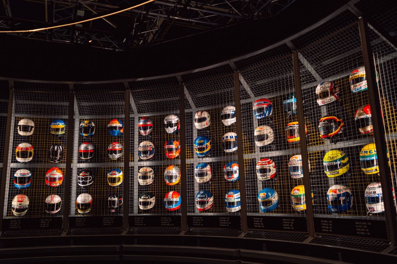 Conjunto de cascos de la Fórmula 1 (Autor: Raúl Crespo)