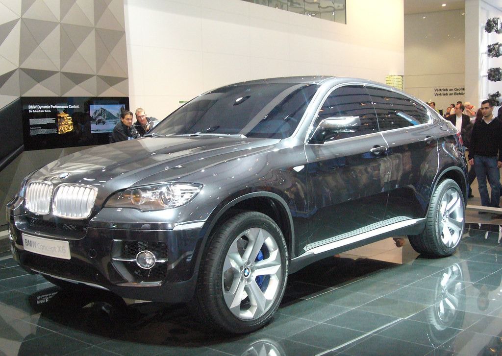 Debut del prototipo X6 en Frankfurt en 2007