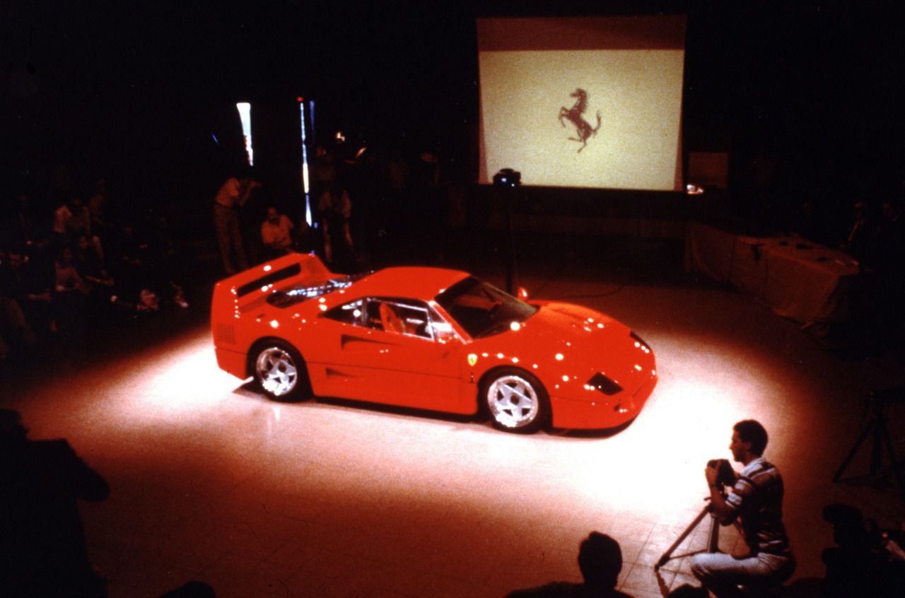 Presentación oficial en Maranello el 21 de julio de 1987