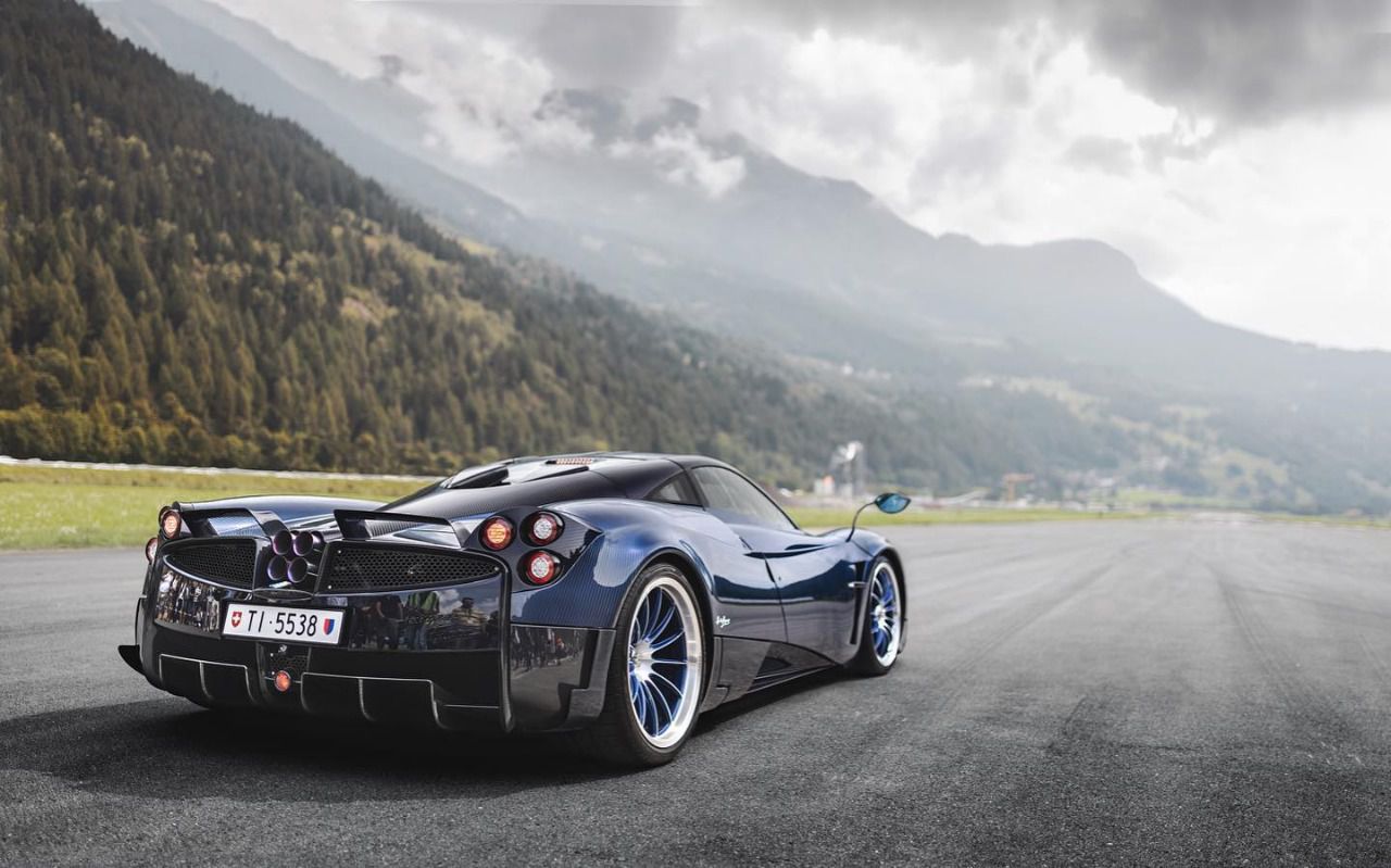 Pagani Huayra Futura