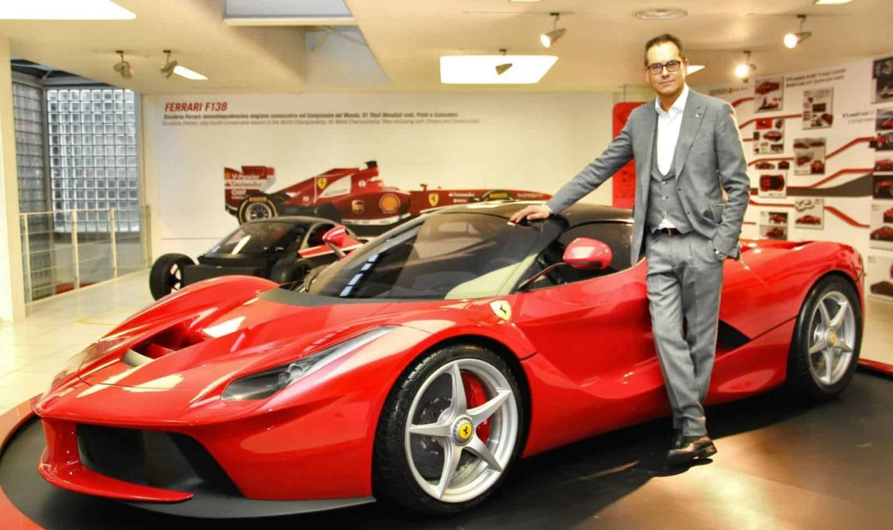 Flavio Manzoni junto al exclusivo modelo LaFerrari valorado en 1,3 millones de euros