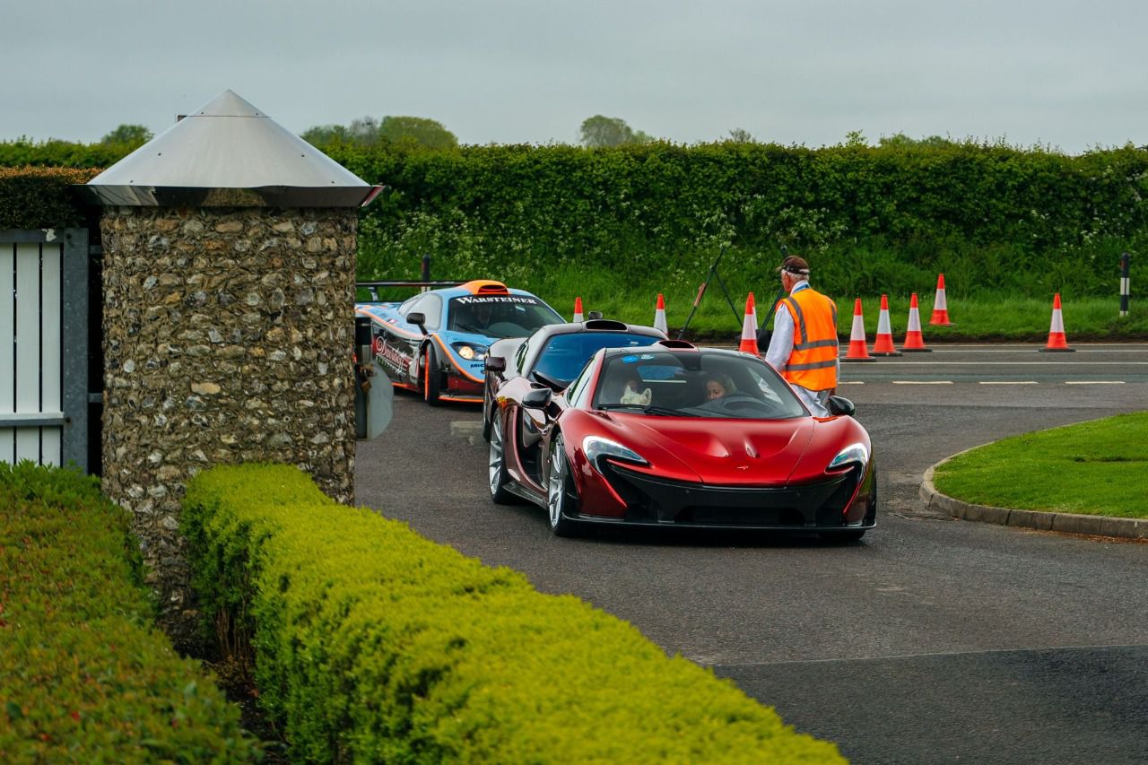 Entrada a Goodwood (Autor: Jorge El Busto)