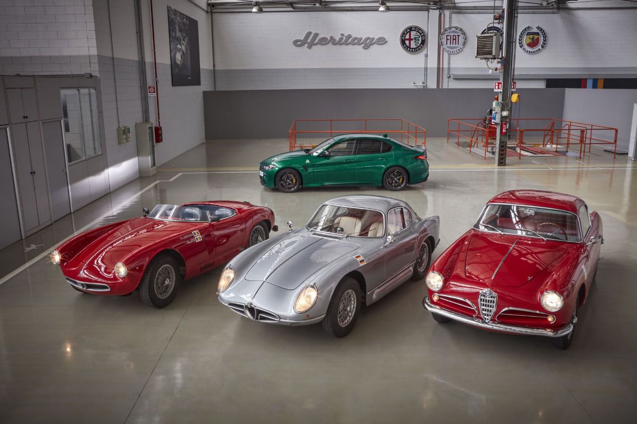 De izquierda a derecha: Alfa Romeo 1900 Sport Sipder, Alfa Romeo 2000 Sportiva y Alfa Romeo 1900C Super Sprint