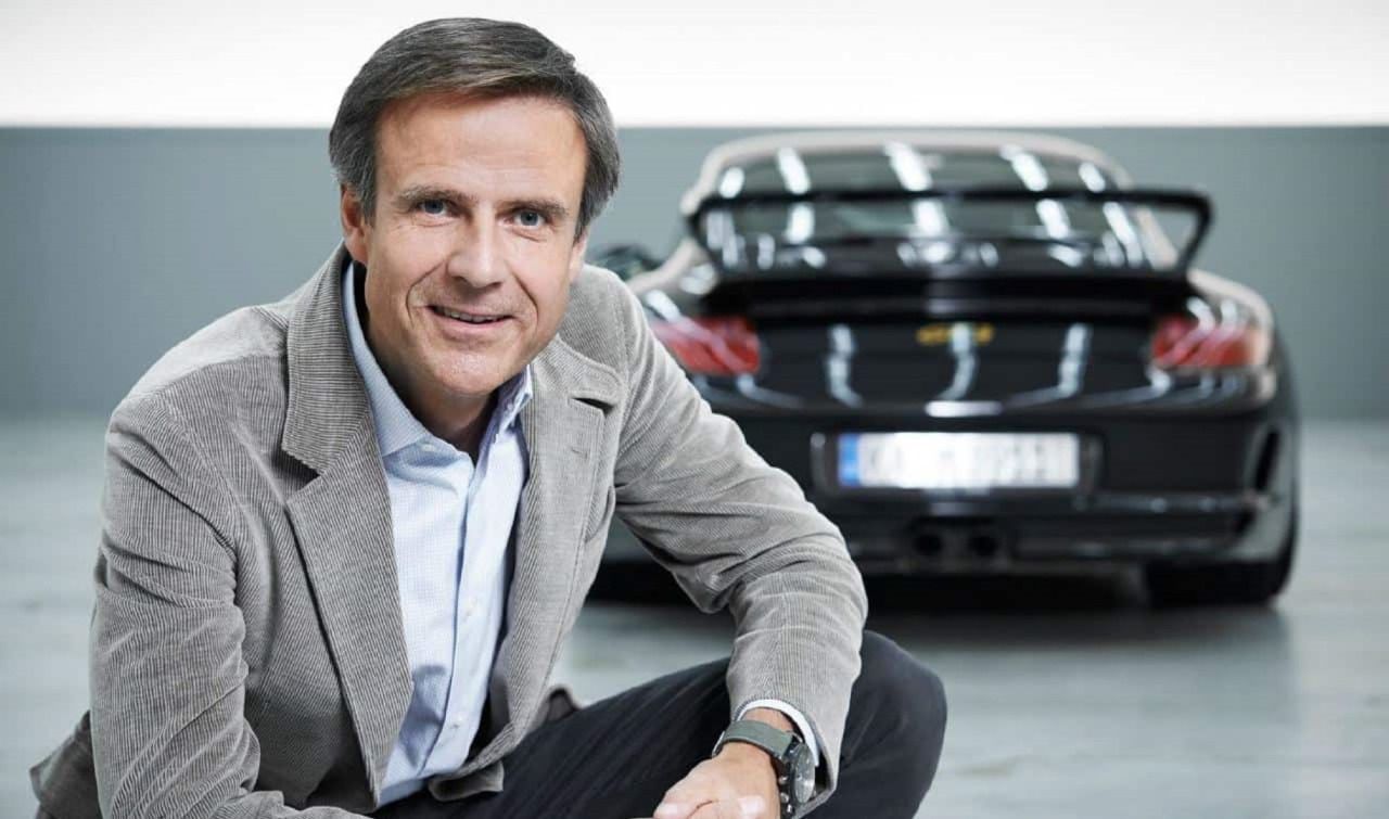 Afiliación del diseñador a la marca deportiva alemana Porsche