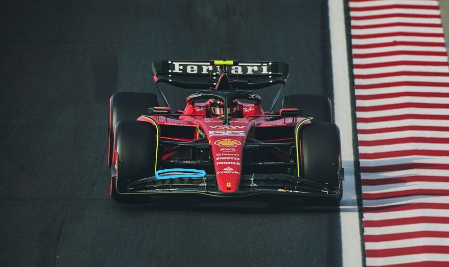 Alerón delantero del Ferrari con ligeros cambios