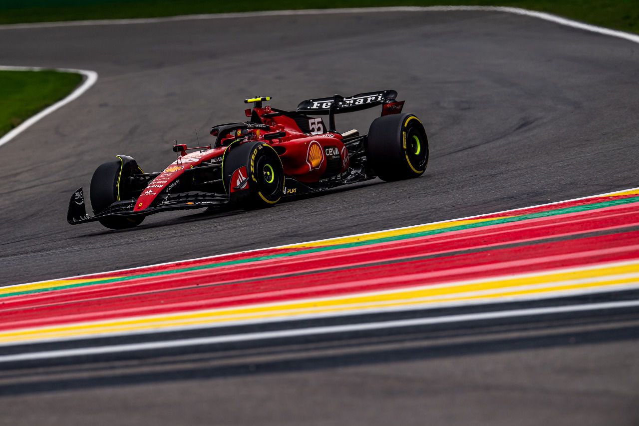 Carlos Sainz durante el GP de Spa 2023