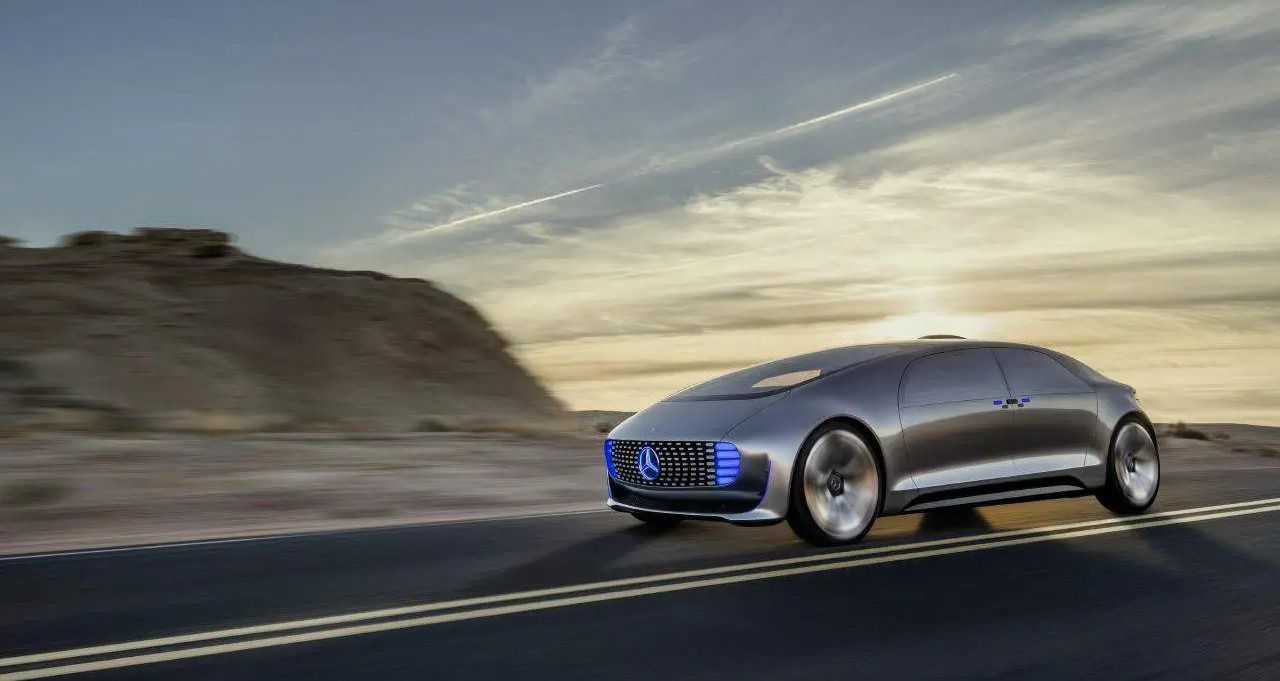 Prototipo tecnológico futurista Mercedes F015 Concept 