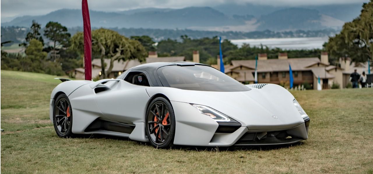 Prototipo SSC Tuatara presentado en el Concours dElegance de Pebble Beach en 2011