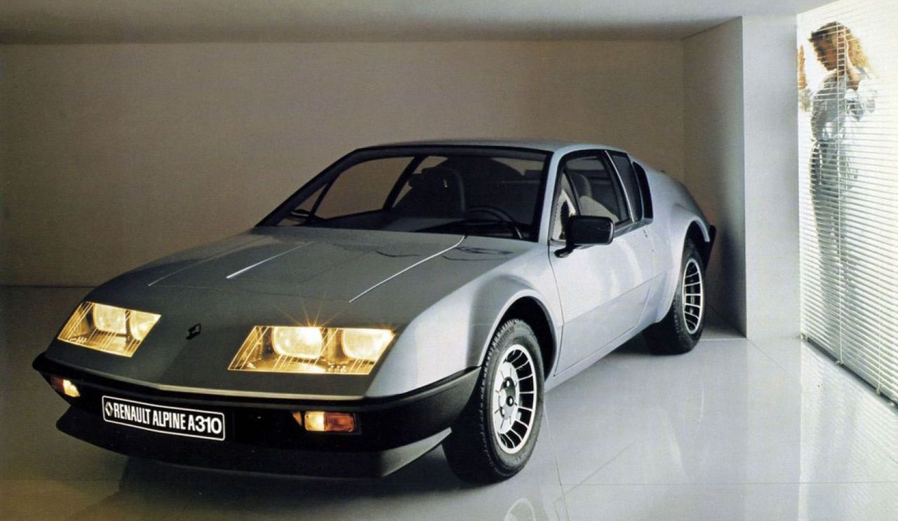 Modelo deportivo Alpine A310 inspirado en los vehículos de competición de rallyes