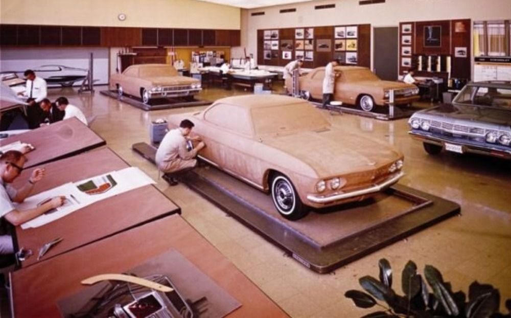 Modelados de arcilla del modelo Tempest en el Pontiac Studio de Bill Porter